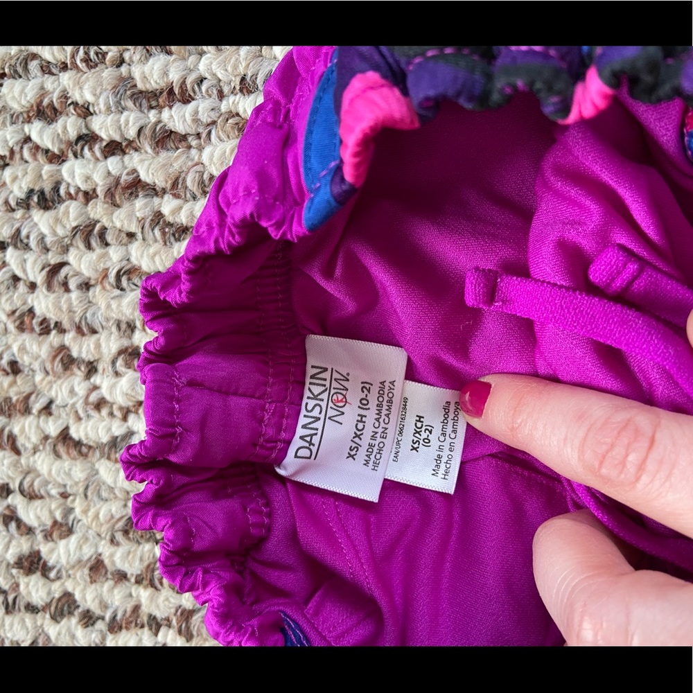 Running Shorts Size Extra Small - Picture 4 of 5